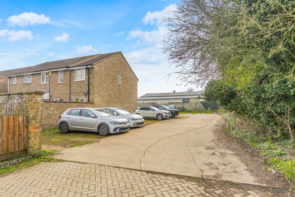 Peacocks Close Middleton Cheney